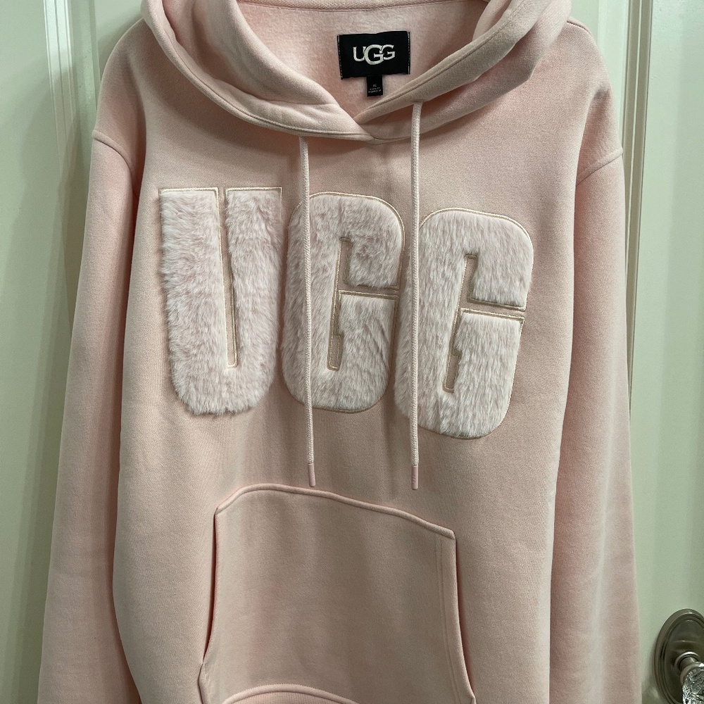 UGG HOODED SWEATSHIRT